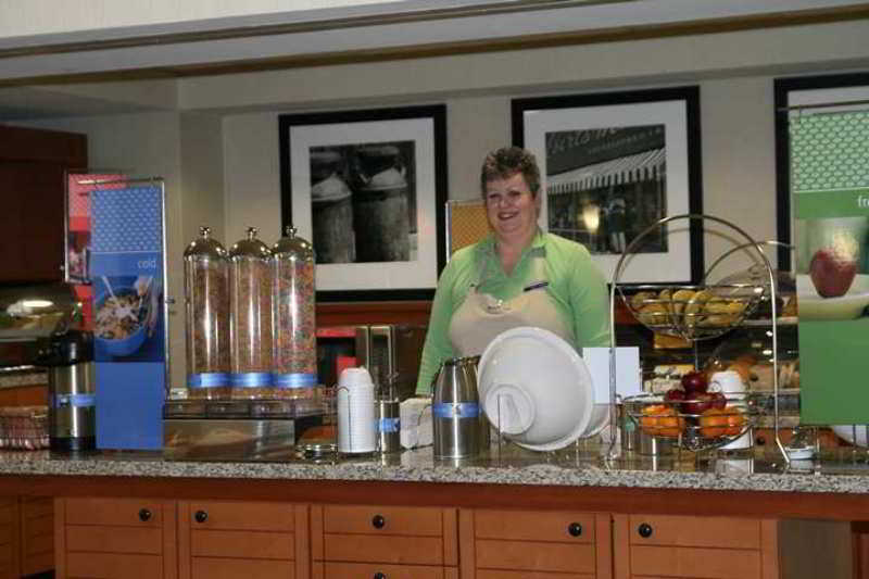 Hampton Inn & Suites By Hilton Barrie Restaurant bilde