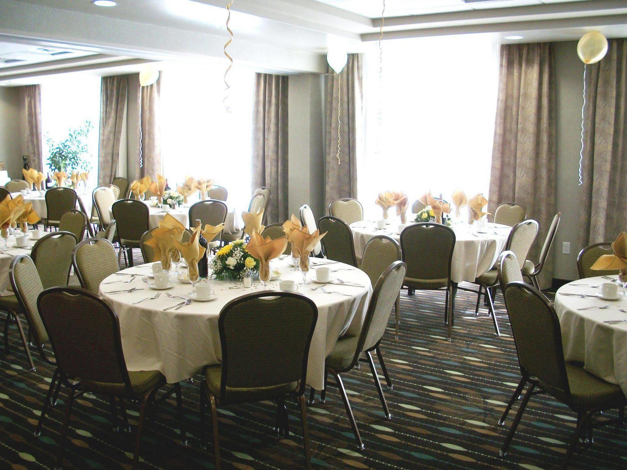 Hampton Inn & Suites By Hilton Barrie Restaurant bilde